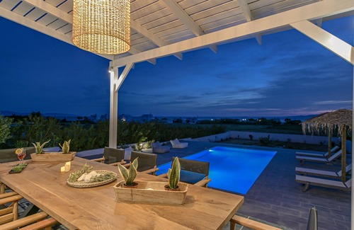 Kastraki Villa | Luxury villa Tranquillity 4 BR/Private pool Near the beach – 3 Min Walk