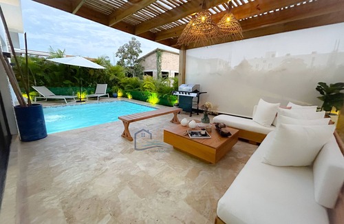 Juan Dolio Villa | Luxury Villa with Heated Private Pool near the Beach-Bars-Restaurants