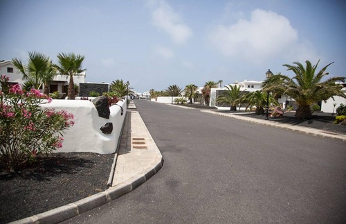 Montana Roja Villa | Luxury Villa with Private Heated Pool, WiFi and Wonderful Sea and Mountain Views