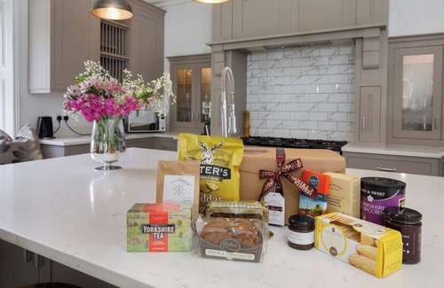 York House | Luxury village house sleeps 14, dog friendly