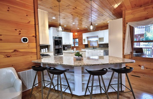 Morganton Cabin | Luxury w/Heated Pool, XL Hot-Tub & Deluxe Outdoors