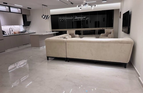 Jnah Apartment | Luxury waterfront 3 bedroom apartment with AC, WiFi in Beirut - Jnah.