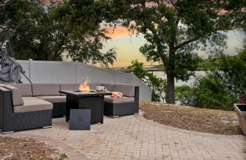 Clair-Mel City House | Luxury Waterfront Villa Heated Pool & Gameroom