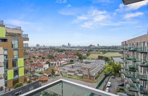 Wembley Park Apartment | Luxury Wembley Apt - 9 guests!