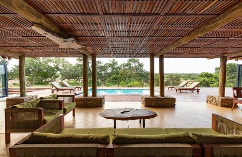 Hectorspruit House | Luxury & Wildlife Mlambo Lodge Mjejane