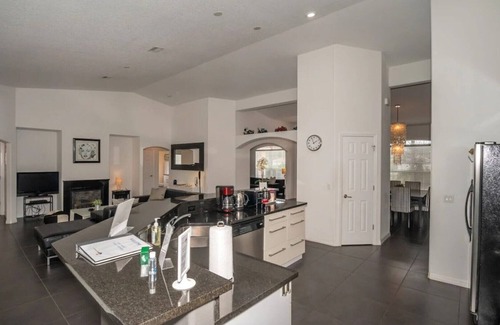 Inverness House | Luxury with a pool Su