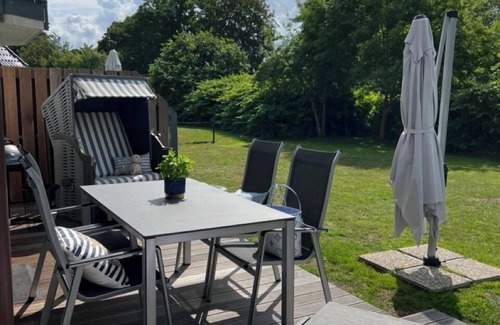 Zingst Apartment | Luxus Ferienwhg. für 4 Per. am Meer mit Sauna, Kamin, Garten und Waschmaschine