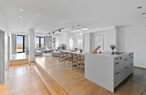 Glowe Apartment | Luxus Meerblick Strand & Sauna & Garten & Heimkino