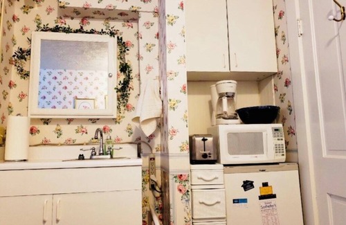 Lakeside Condo | Lvi - Suite 3 in Lakeside