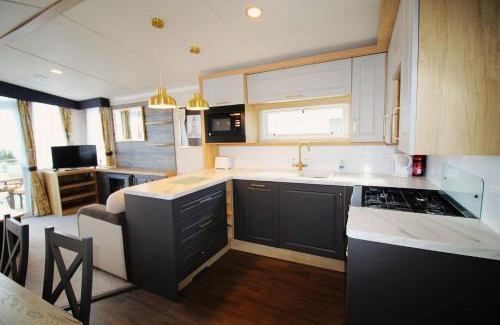 Lydstep House | Lydstep Beach Village - 38 Gardens