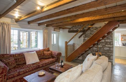 Leyburn House | Lyndhurst Cottage