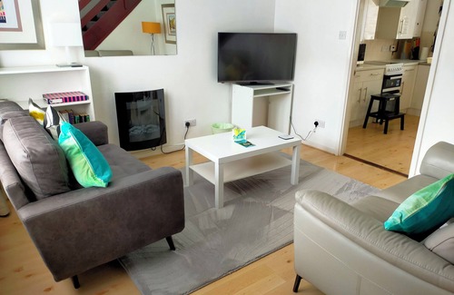 Wadsworth House | LYNTON HOUSE, family friendly, with a garden in Hebden Bridge