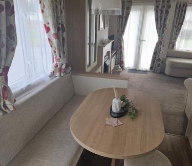 Wesham Resort | Lytham Luxe 6 Birth Caravan