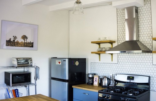 Twentynine Palms House | M&L Desert Cottage - 3 miles from the North entrance of Joshua Tree!