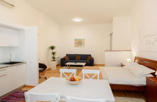 Zarichnyi District Apartment | M&M Aparthotel VIP