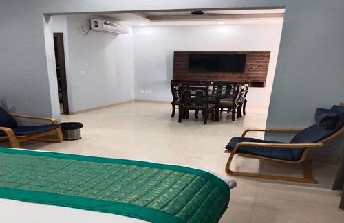 Bulandshahr Hotel | M Resort