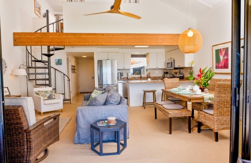 Kihei Condo | Ma'alaea Surf, Unit F6 2 BR Beachfront Condo, AC, Wi-Fi, Pool, TV, Kitchen