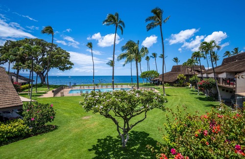 Kihei Condo | Ma'alaea Surf, Unit F6 2 BR Beachfront Condo, AC, Wi-Fi, Pool, TV, Kitchen
