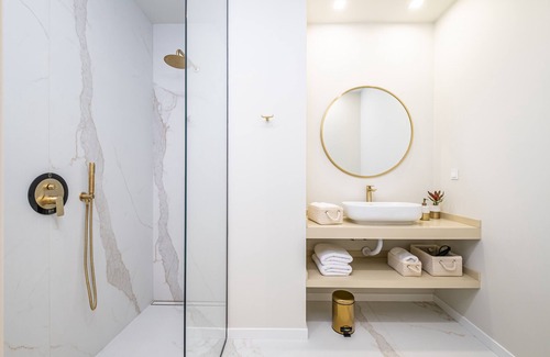 Machico Bed & Breakfast | Machim D'Arfet House 201 by Madeira Sun Travel