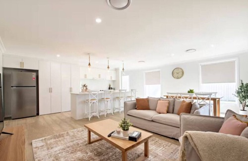 Dubbo House | Macintyre House - Dubbo