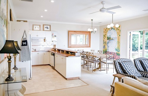 Robertson Other | Macksville Cottage: a comfortable home perfect for families on holidays.