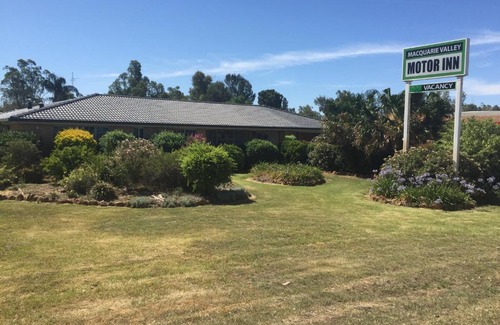 Ravenswood Hotel | Macquarie Valley Motor Inn