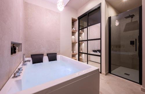 Quartieri Spagnoli House | Madame Toledo Luxury Rooms