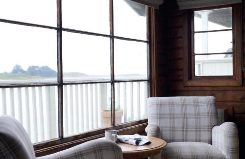 Jenner Hotel | Madeira House