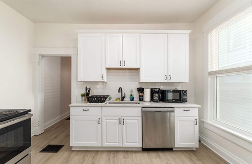 Olde Towne East Condo | Madison House- Updated 4 BR 2.5 BA