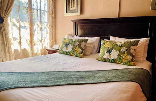 Scottsville Bed & Breakfast | Madlula's Guesthouse