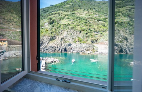 Vernazza Apartment | Maemuna Sea View Apartment