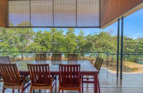 Horseshoe Bay Apartment | Maggies Beachfront Apartment 12