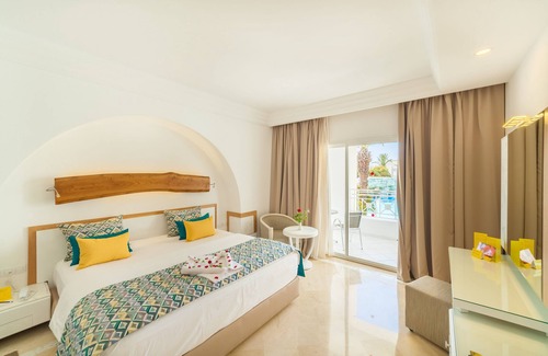 Yasmine Hotel | Magic Life Africana