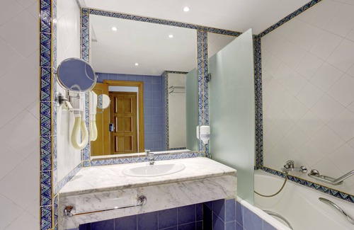 Yasmine Hotel | Magic Life Africana