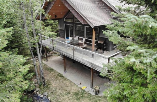 McCall House | Magic McCall Cabin and Studio for Larger Groups wi
