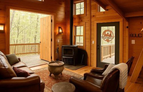 Stonewall House | Magical Family Tree House in Secluded Woodland near Germantown, Kentucky