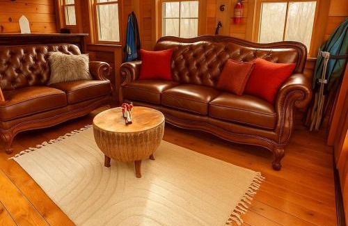 Stonewall House | Magical Family Tree House in Secluded Woodland near Germantown, Kentucky