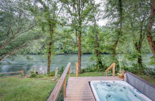 Mineral Bluff House | Magical Mountain Riverfront Retreat near Blue Ridge Georgia with Unforgettable Views!