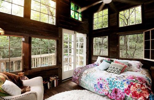 Excelsior Springs House | Magical Tree House Rental near Kansas City for Glamping in Missouri