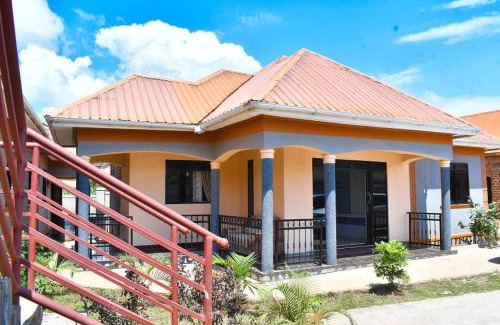 Entebbe House | magik guest house