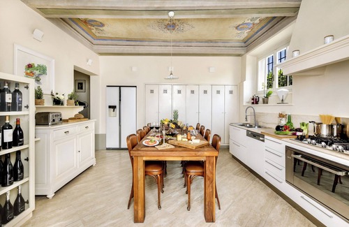 Oltrarno Villa | MAGNIFICENT 8BD-8.5BA VILLA WITH HEATED POOL 1 MILE AWAY FROM HEART OF FLORENCE!