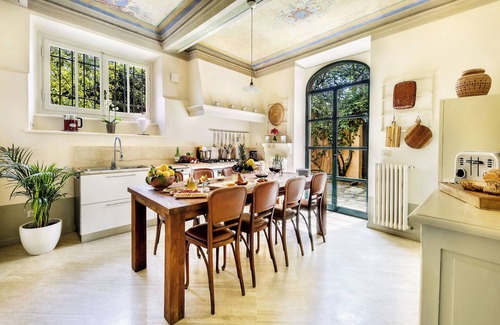 Oltrarno Villa | MAGNIFICENT 8BD-8.5BA VILLA WITH HEATED POOL 1 MILE AWAY FROM HEART OF FLORENCE!