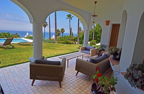 Atlanterra Ski Chalet | Magnificent andalusian style villa. FREE WIFI