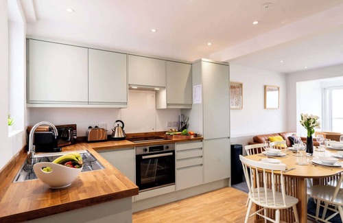 Caister-on-Sea House | Magnificent Beach House - Seaview - Upside-down