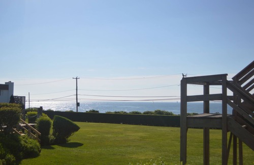 Montauk Apartment | Magnificent Ocean View -Steps away from ocean!