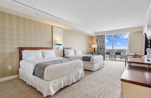 Sunny Isles Beach Hotel | Magnificent Studio in Luxe Beachfront Resort