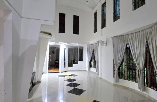 Semporna House | Magnificent White House Semporna by The Minimalist