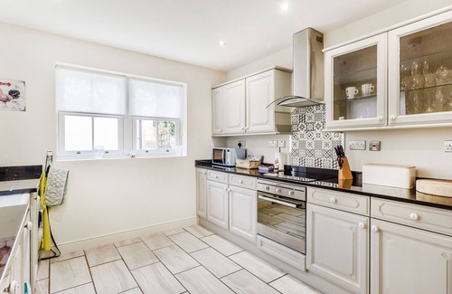 Richmond Cottage | MAGNOLIA COTTAGE, with open fire in Barton