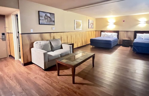 New Cumberland Hotel | Magnuson Grand Harrisburg