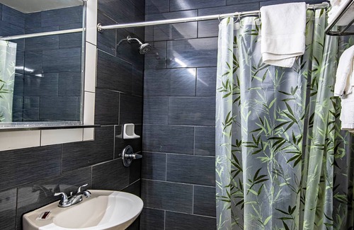 New Cumberland Hotel | Magnuson Grand Harrisburg